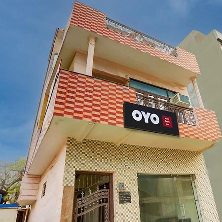 Hotel O Thirty Inns Noida Kültér fotó