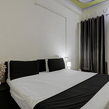 Hotel O Thirty Inns Noida Kültér fotó