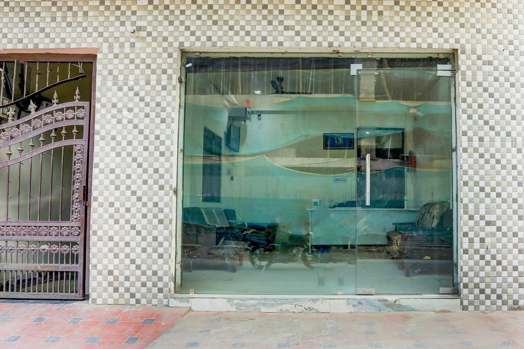 Hotel O Thirty Inns Noida Kültér fotó