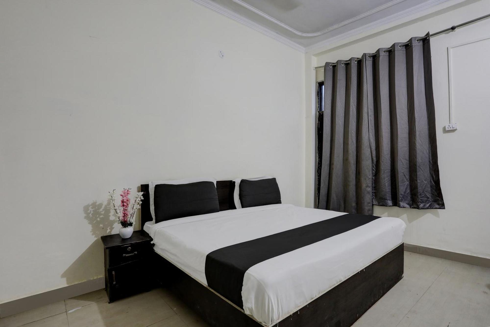 Hotel O Thirty Inns Noida Kültér fotó