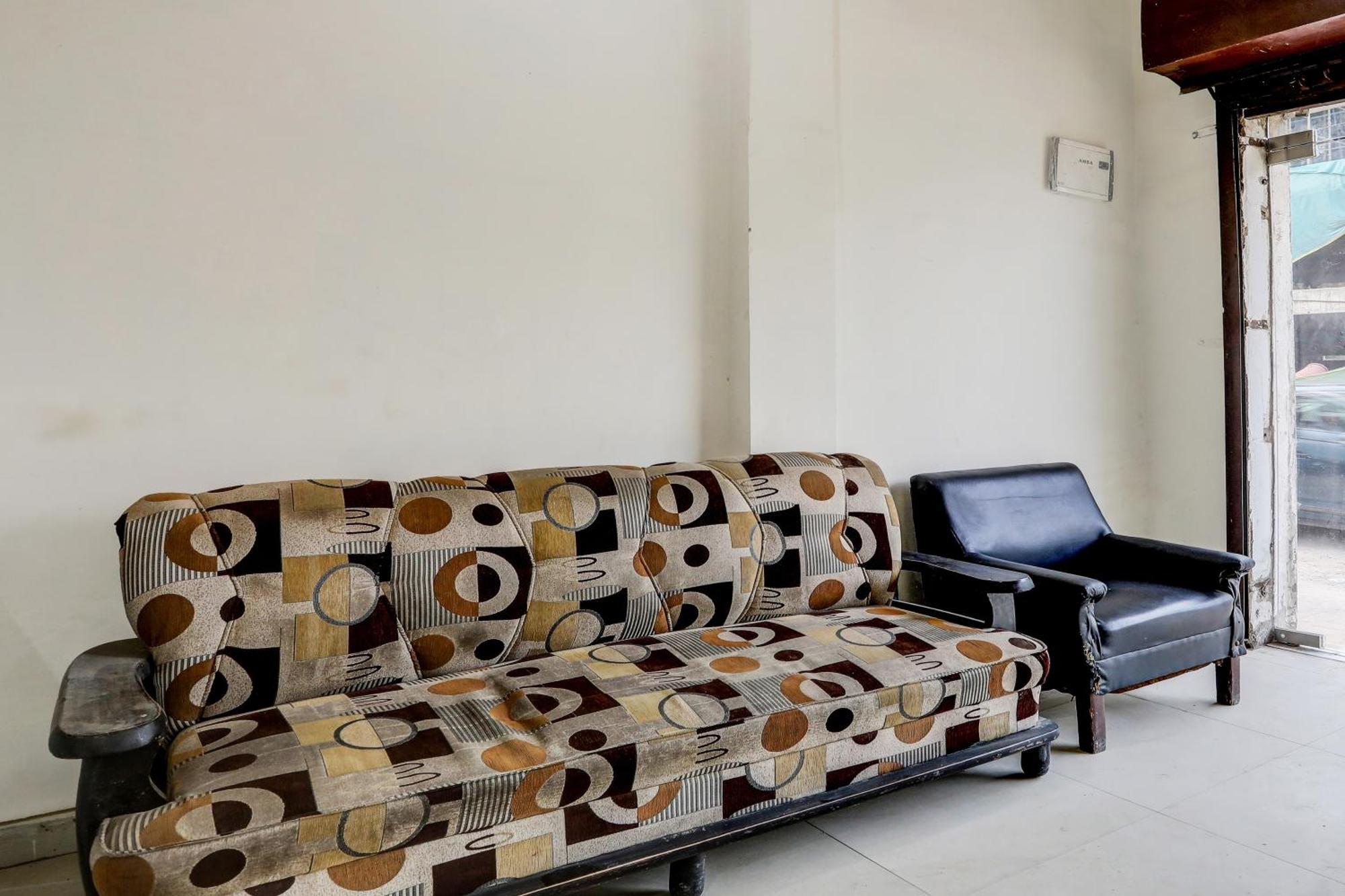Hotel O Thirty Inns Noida Kültér fotó