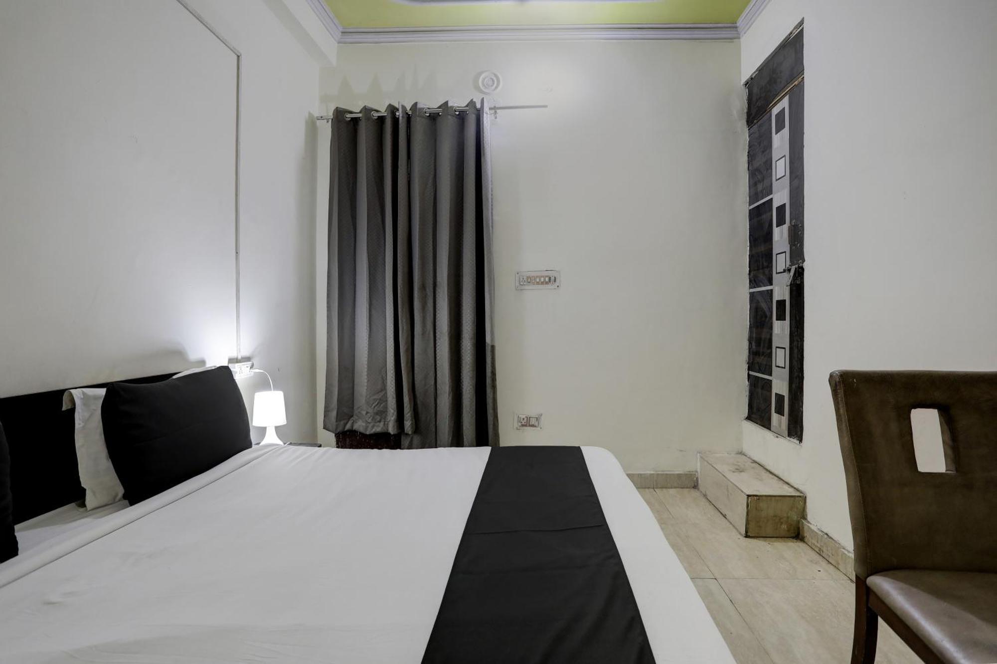 Hotel O Thirty Inns Noida Kültér fotó