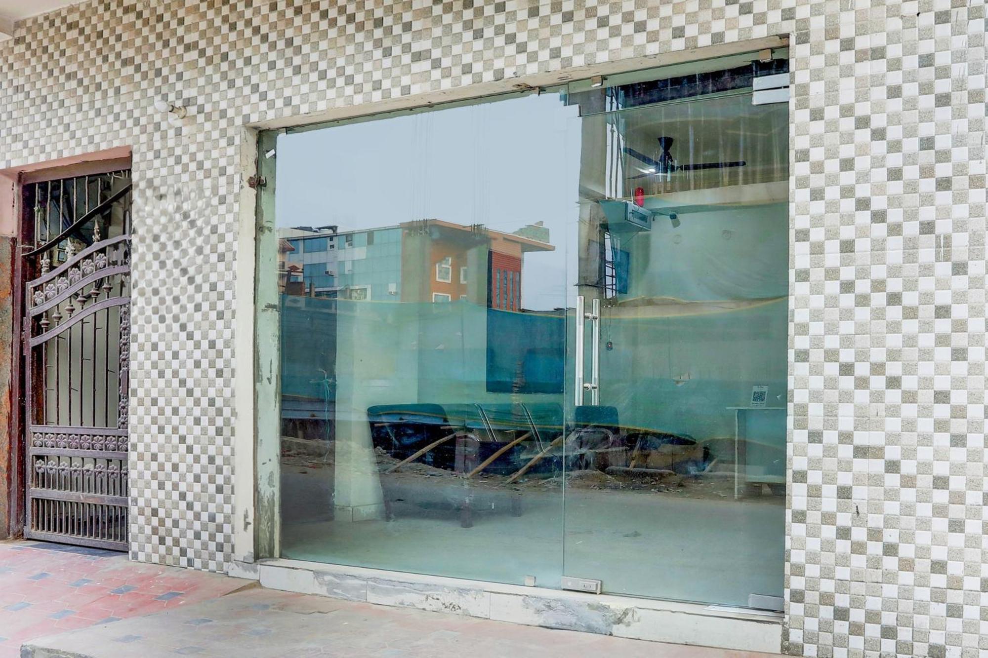 Hotel O Thirty Inns Noida Kültér fotó