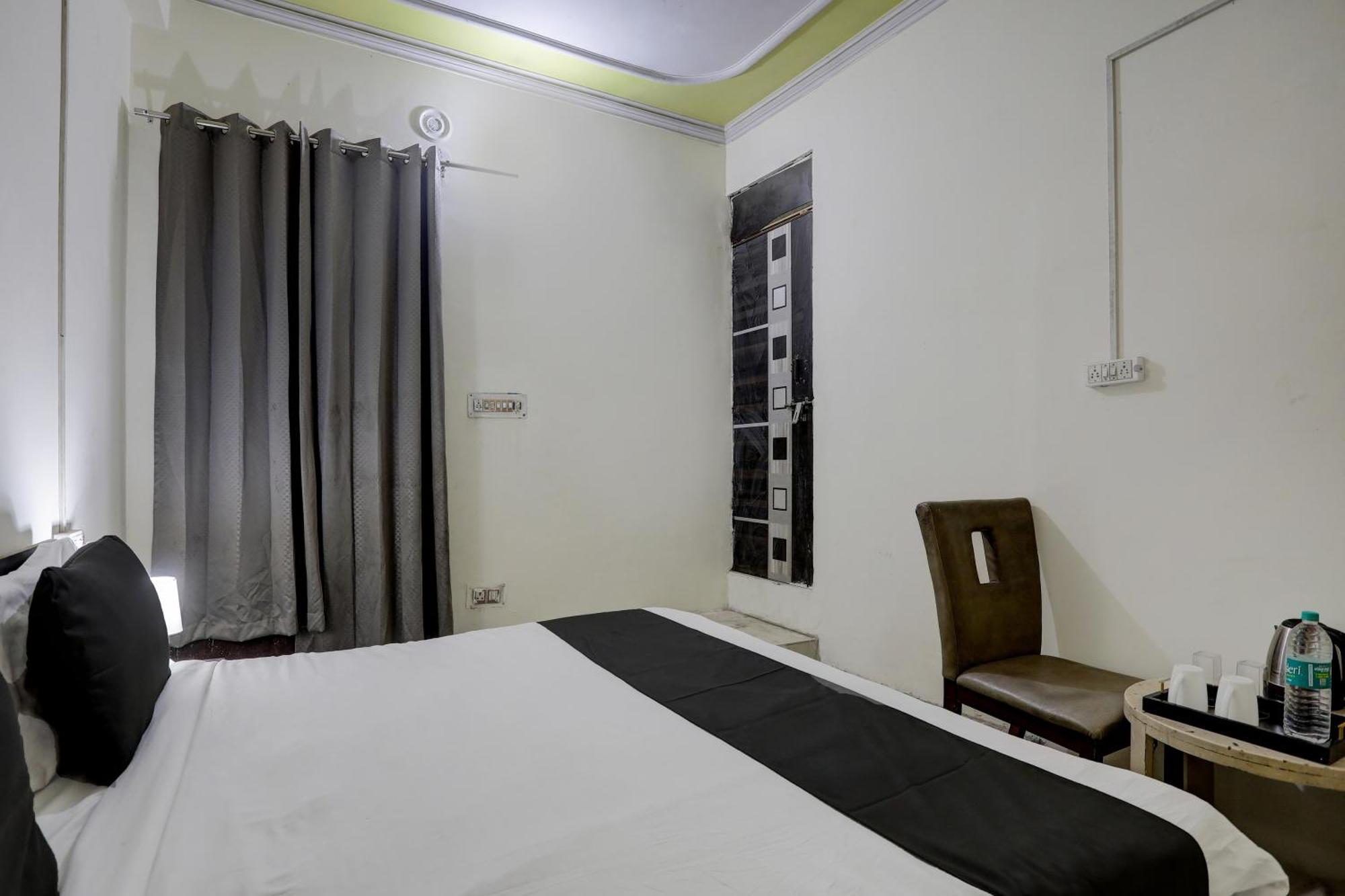 Hotel O Thirty Inns Noida Kültér fotó