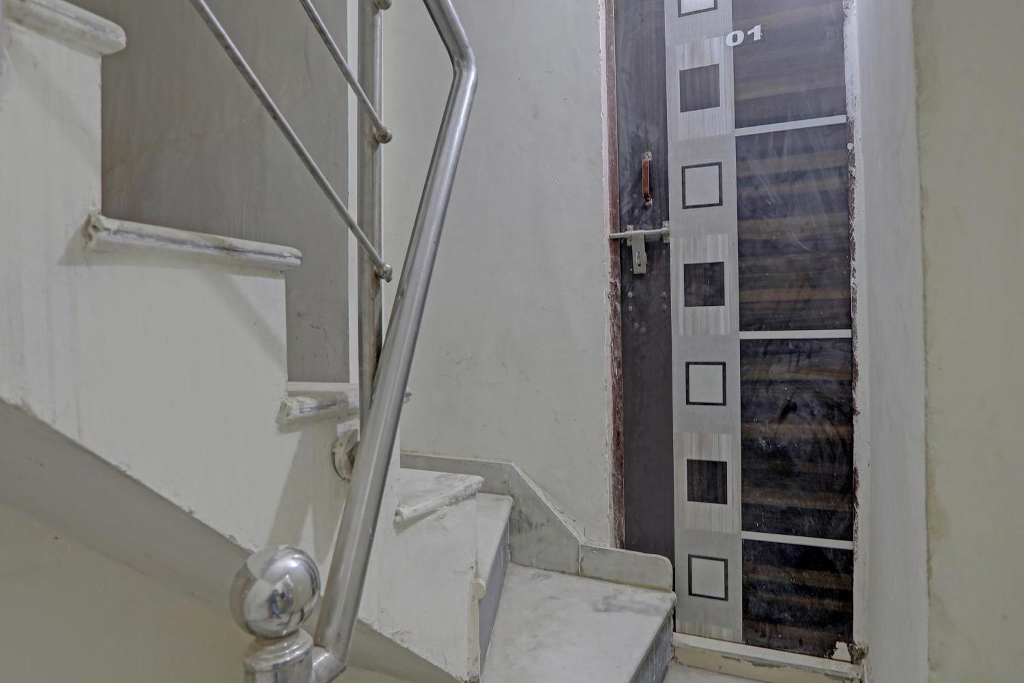 Hotel O Thirty Inns Noida Kültér fotó