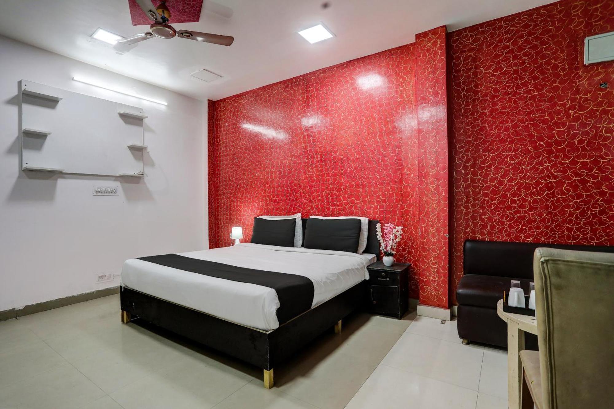 Hotel O Thirty Inns Noida Kültér fotó